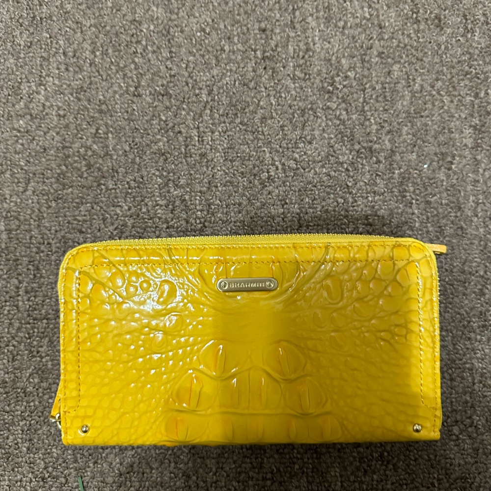 Beautiful vintage brahmin croc leather wallet